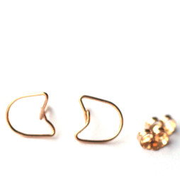 cat-ear-wire-stud-earrings-gold