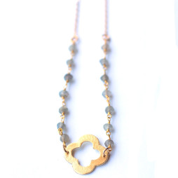 clover-lucky-necklace-labradorite-handmade