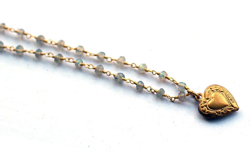 heart-labradorite-beaded-necklace-handmade